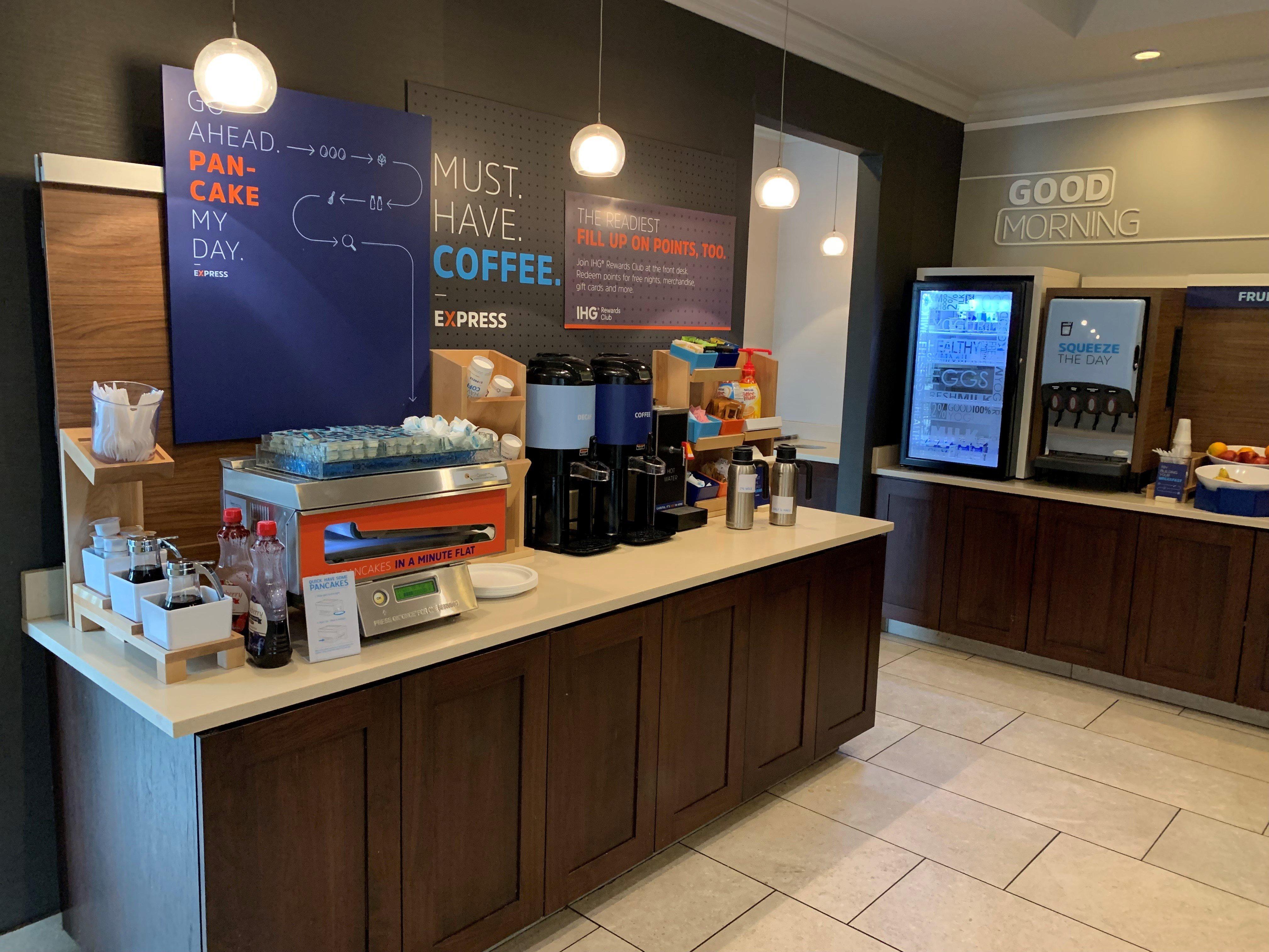 Holiday Inn Express Hotel & Suites St. Louis West-O'Fallon By Ihg Exterior foto