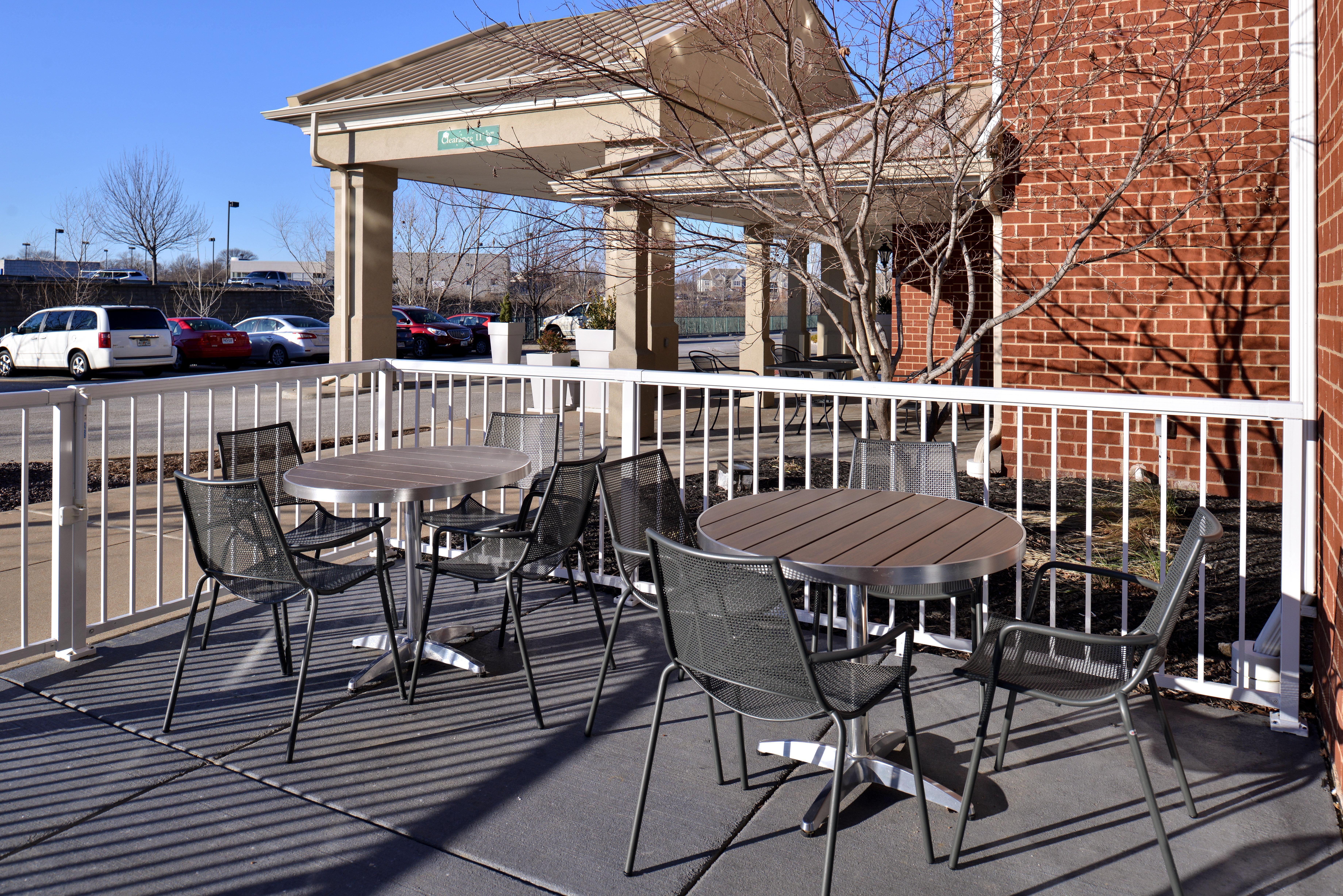 Holiday Inn Express Hotel & Suites St. Louis West-O'Fallon By Ihg Exterior foto